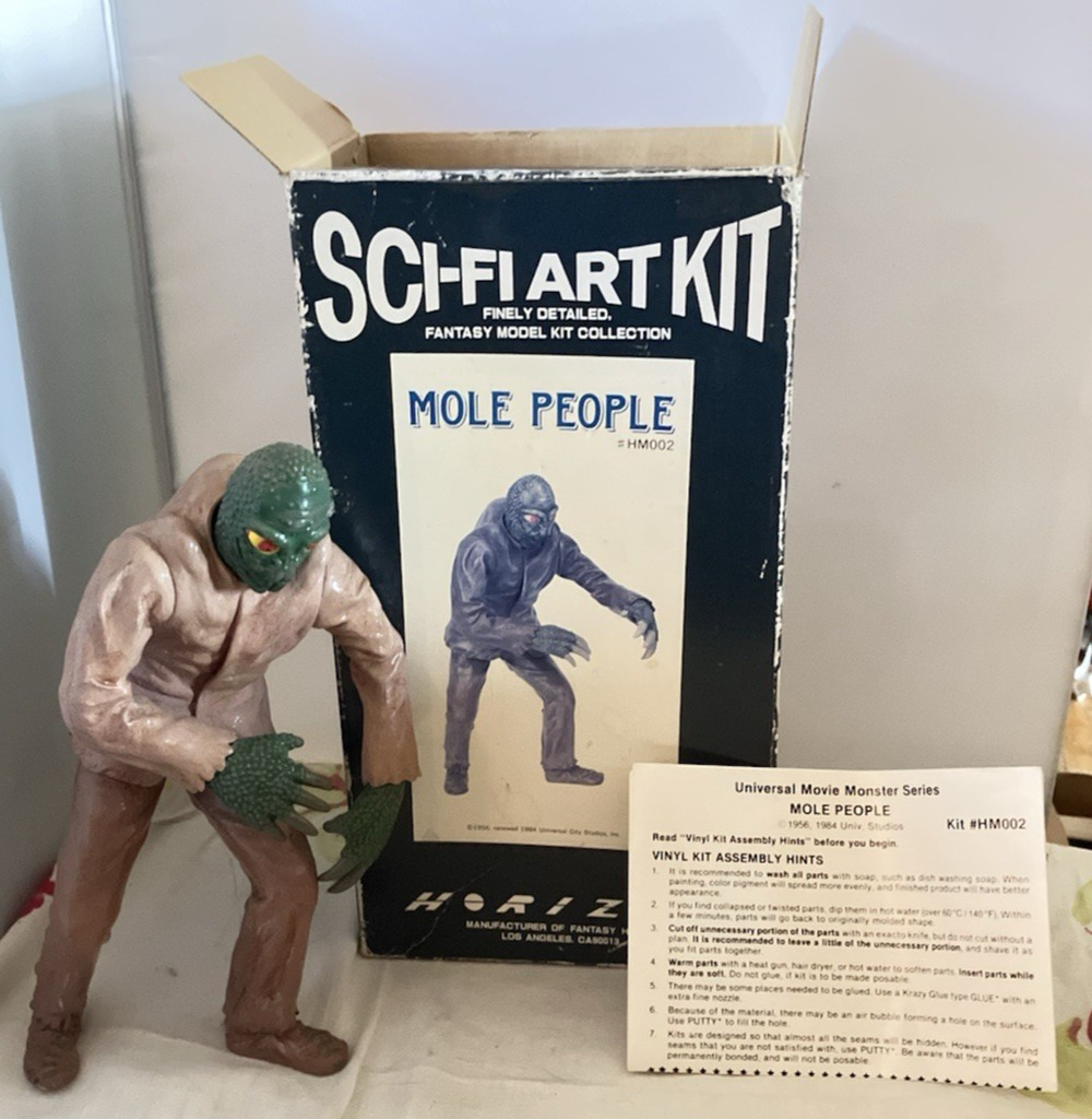 1988 HORIZON SCI-FI ART KIT PLASTIC MODEL MOLE PEOPLE PAINTED w Box